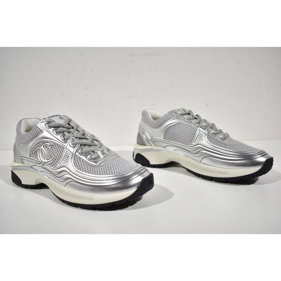 Chanel 23C Gray Silver Metallic CC Logo Lace Up Flat Runner Trainer Sneaker 38.5 - Picture 4 of 12
